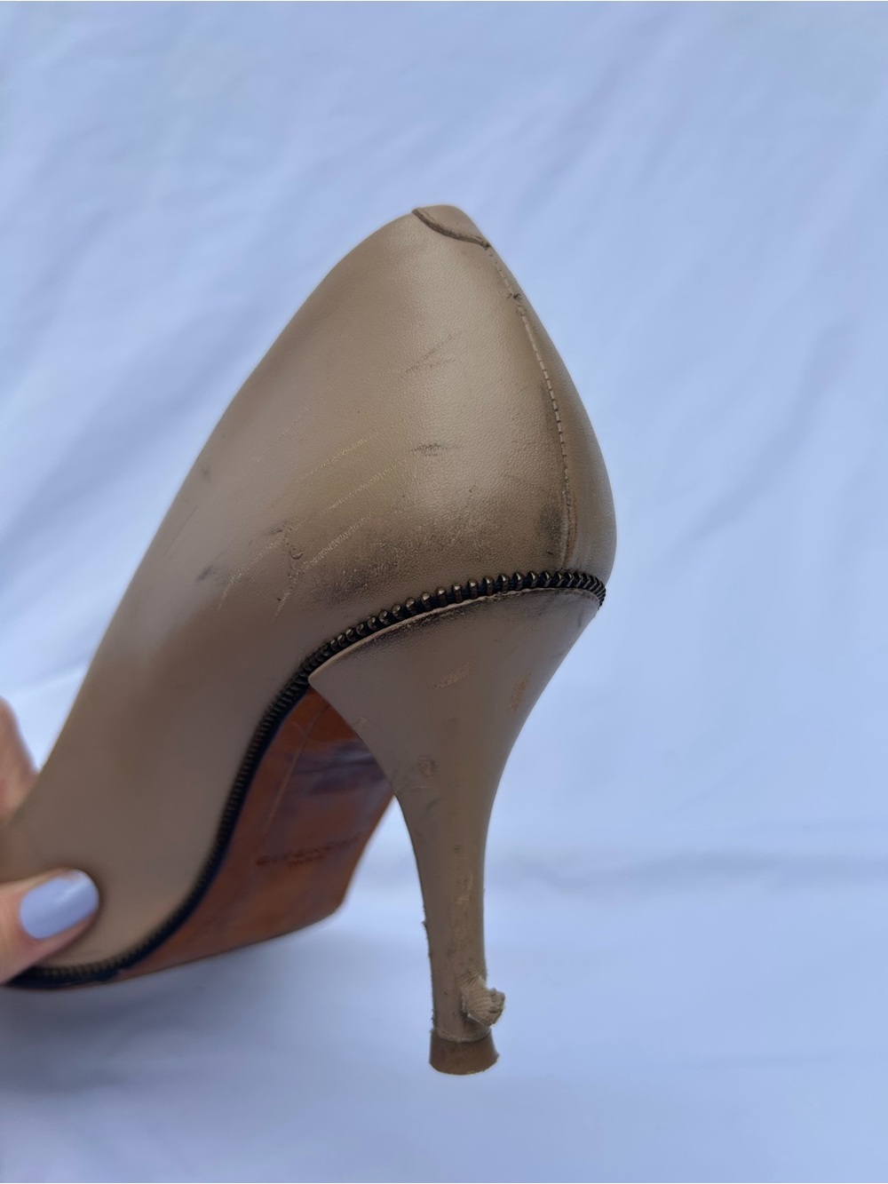 Givenchy Beige Pointed-Toe Leather Pumps size 11 - Picture 8 of 9